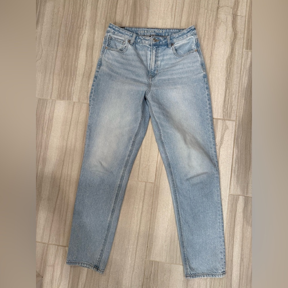 American Eagle Mom Jeans Size 8